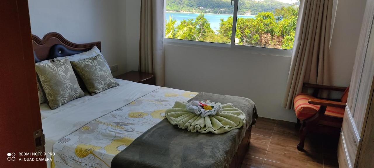 Seychelles Yellow Petals Anse Boileau Buitenkant foto